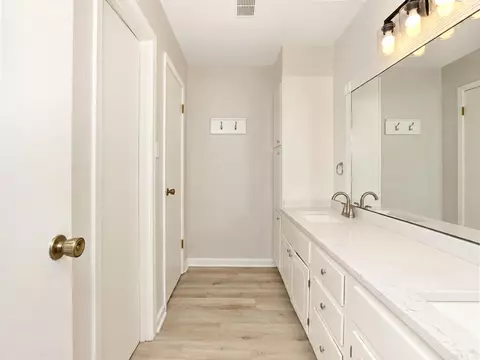 Bath - 9003 Dyson, Pine Bluff, AR 71603 photo 2 of 2