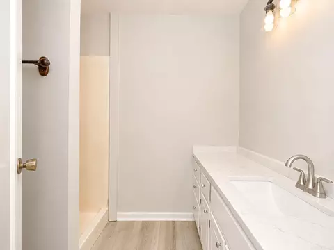 Bath - 9003 Dyson, Pine Bluff, AR 71603 photo 1 of 2