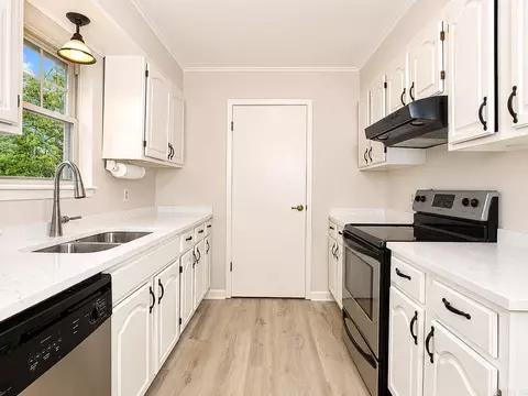 Kitchen - 9003 Dyson, Pine Bluff, AR 71603 photo 2 of 2