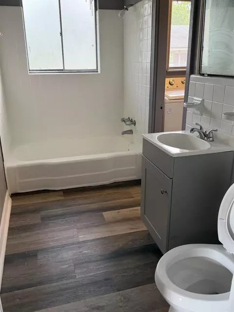 Bath - 1903 W 25th, Pine Bluff, AR 71603 photo 1 of 1