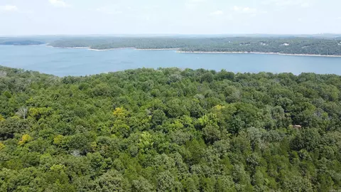 000 Rainwood Trl, Yellville, AR 72687
