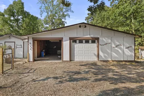 Exterior - 17 Lake Shore Dr, Conway, AR 72032 photo 8 of 9