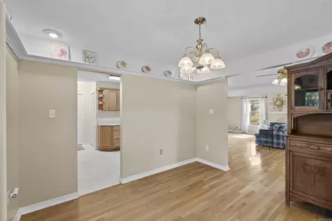 Dining - 17 Lake Shore Dr, Conway, AR 72032 photo 2 of 2