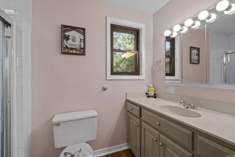 Bath - 17 Lake Shore Dr, Conway, AR 72032 photo 1 of 4