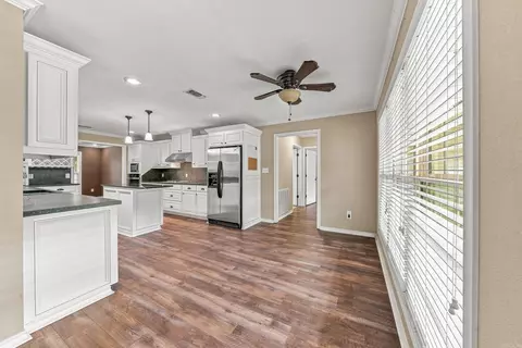 Entry Way - 621 Crosstrails Rd, De Queen, AR 71832 photo 1 of 4