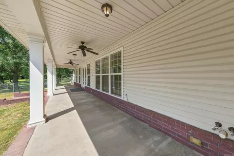 Exterior - 621 Crosstrails Rd, De Queen, AR 71832 photo 5 of 14