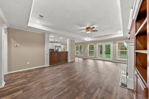 Living - 621 Crosstrails Rd, De Queen, AR 71832 photo 2 of 7