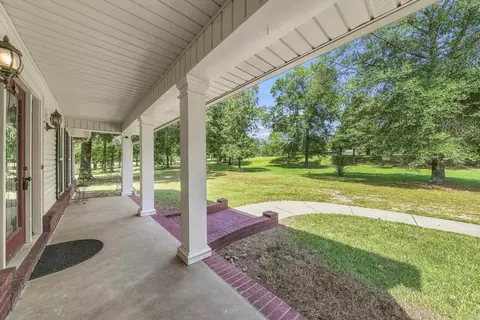 Exterior - 621 Crosstrails Rd, De Queen, AR 71832 photo 2 of 14