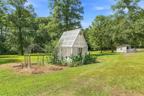 Exterior - 621 Crosstrails Rd, De Queen, AR 71832 photo 6 of 14