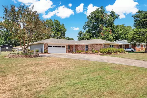26 Colby Dr, Little Rock, AR 72206