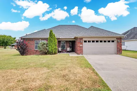 2218 Moortown Dr, North Little Rock, AR 72117
