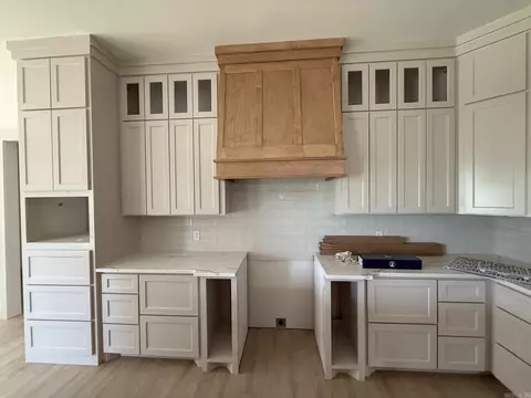 Kitchen - 13 Pear Cir, Greenbrier, AR 72058 photo 5 of 6