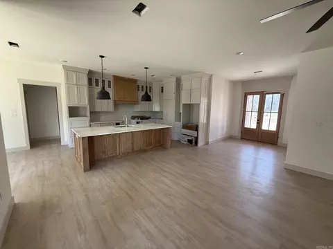 Living - 13 Pear Cir, Greenbrier, AR 72058 photo 6 of 8