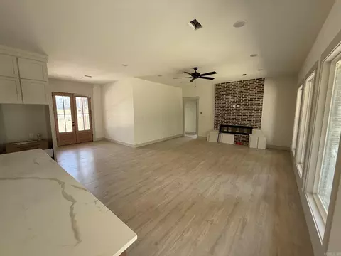 Living - 13 Pear Cir, Greenbrier, AR 72058 photo 7 of 8