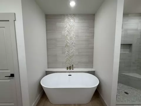 Bath - 13 Pear Cir, Greenbrier, AR 72058 photo 3 of 7