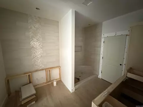 Bath - 13 Pear Cir, Greenbrier, AR 72058 photo 3 of 7