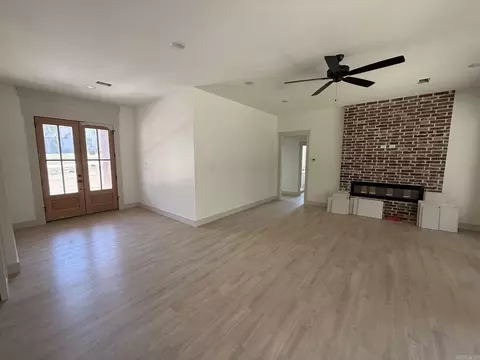 Living - 13 Pear Cir, Greenbrier, AR 72058 photo 5 of 8