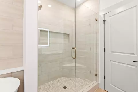 Bath - 13 Pear Cir, Greenbrier, AR 72058 photo 6 of 9