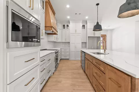 Kitchen - 13 Pear Cir, Greenbrier, AR 72058 photo 3 of 3