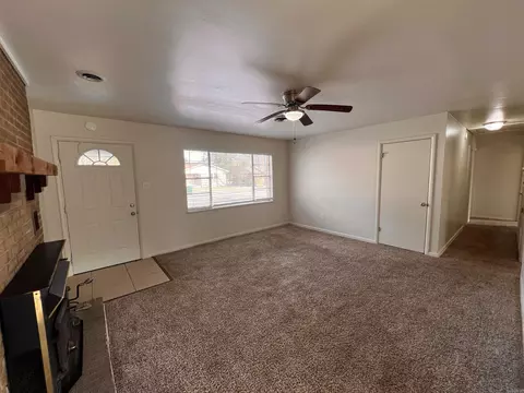 Living - 405 Angus St, Conway, AR 72032 photo 4 of 5
