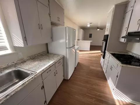 Kitchen - 405 Angus St, Conway, AR 72032 photo 3 of 4