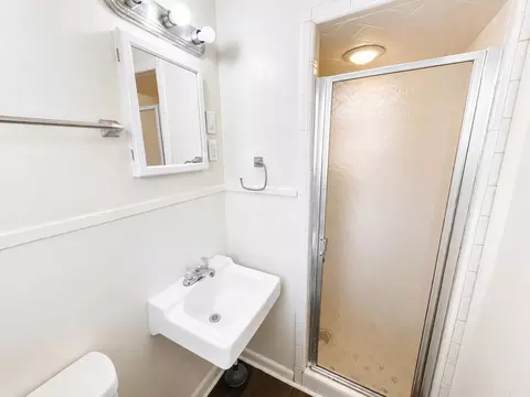 Bath - 405 Angus St, Conway, AR 72032 photo 1 of 3