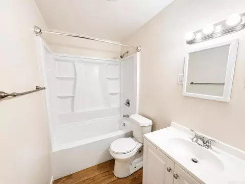 Bath - 405 Angus St, Conway, AR 72032 photo 3 of 3