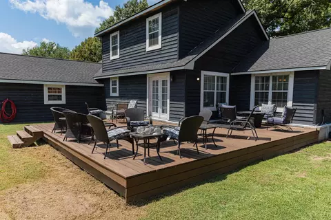 809 Putting Green Dr, Blytheville, AR 72315