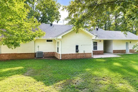 Exterior - 530 N Highway 365, Redfield, AR 72132 photo 5 of 7