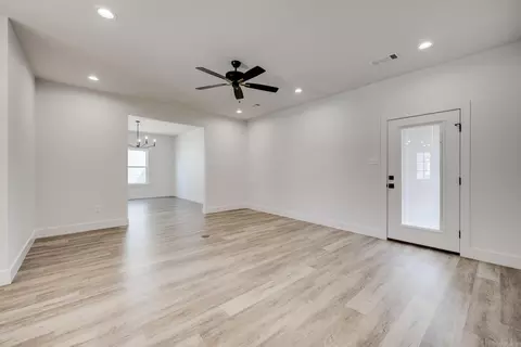 Living - 8 Dandelion Dr, Greenbrier, AR 72058 photo 1 of 6