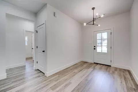 Entry Way - 8 Dandelion Dr, Greenbrier, AR 72058 photo 1 of 3