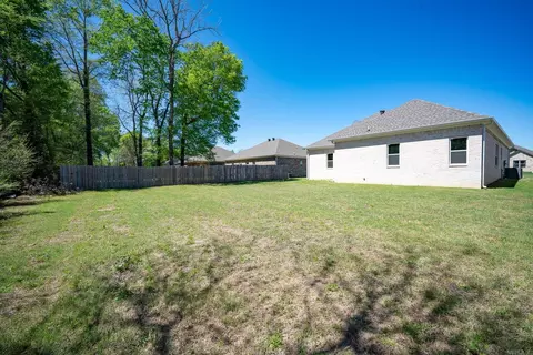 Exterior - 8 Dandelion Dr, Greenbrier, AR 72058 photo 3 of 5