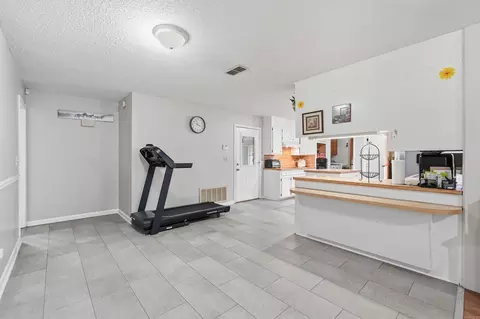 Entry Way - 6845 Village Dr, Pine Bluff, AR 71603 photo 2 of 2