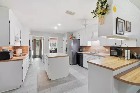 Kitchen - 6845 Village Dr, Pine Bluff, AR 71603 photo 1 of 4