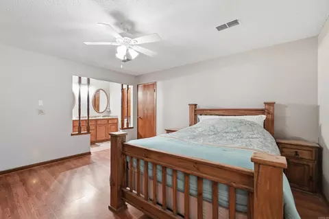 Bedroom - 6845 Village Dr, Pine Bluff, AR 71603 photo 2 of 3