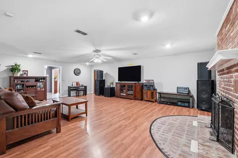 Living - 6845 Village Dr, Pine Bluff, AR 71603 photo 3 of 4