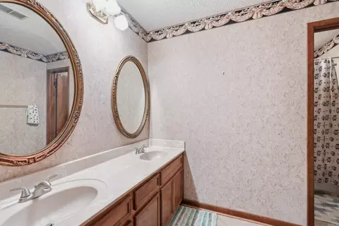 Bath - 6845 Village Dr, Pine Bluff, AR 71603 photo 2 of 2