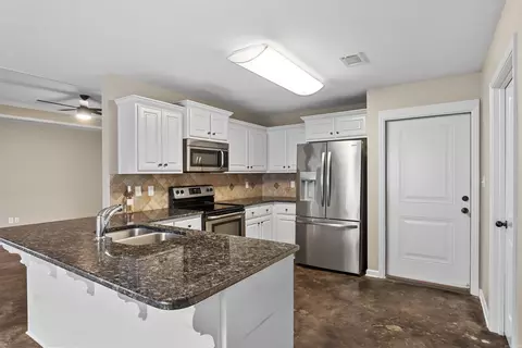 Kitchen - 579 Crepe Myrtle Loop, Cabot, AR 72023 photo 1 of 3