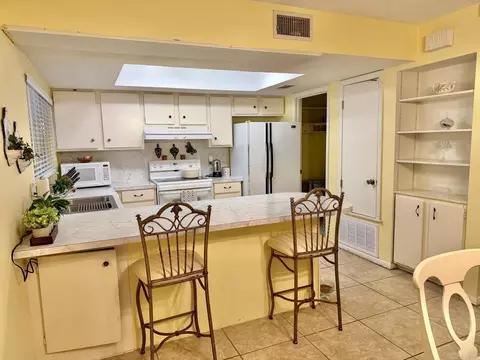 Kitchen - 613 Greenbriar Dr, Pine Bluff, AR 71603 photo 3 of 3