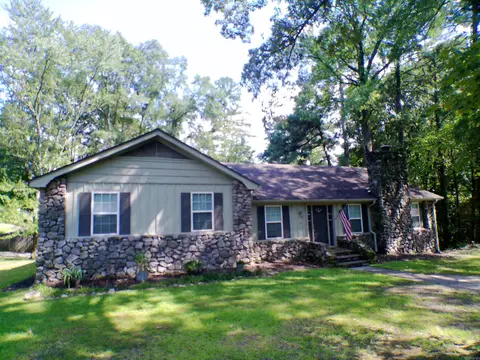 1 Ivy Cir, Arkadelphia, AR 71923
