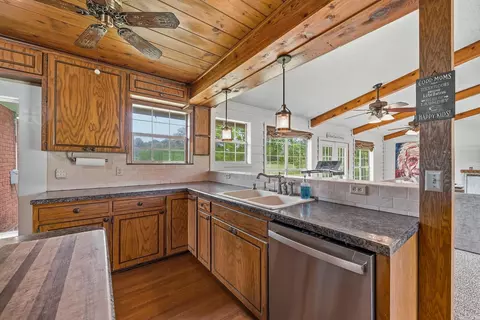 Kitchen - 137 Pickering Dr, Horatio, AR 71842 photo 3 of 4