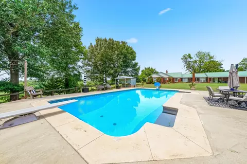 Exterior - 137 Pickering Dr, Horatio, AR 71842 photo 7 of 11