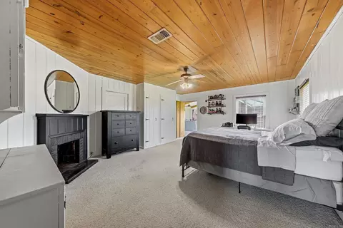 Bedroom - 137 Pickering Dr, Horatio, AR 71842 photo 3 of 5