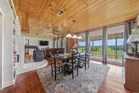 Dining - 137 Pickering Dr, Horatio, AR 71842 photo 2 of 2