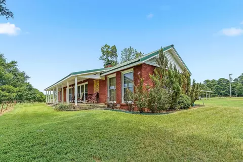 Exterior - 137 Pickering Dr, Horatio, AR 71842 photo 2 of 11
