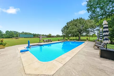 Exterior - 137 Pickering Dr, Horatio, AR 71842 photo 6 of 11