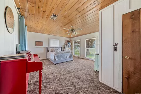 Bedroom - 137 Pickering Dr, Horatio, AR 71842 photo 2 of 4