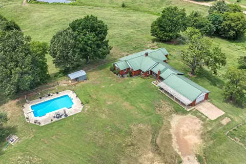 Exterior - 137 Pickering Dr, Horatio, AR 71842 photo 9 of 11