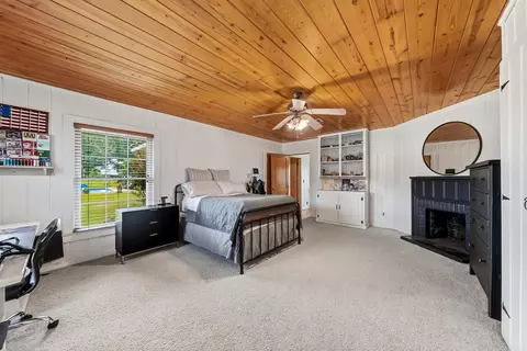 Bedroom - 137 Pickering Dr, Horatio, AR 71842 photo 2 of 5