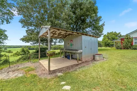Exterior - 137 Pickering Dr, Horatio, AR 71842 photo 9 of 11